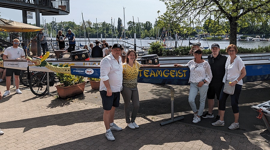 Icon of a dollar sign inside of a circle